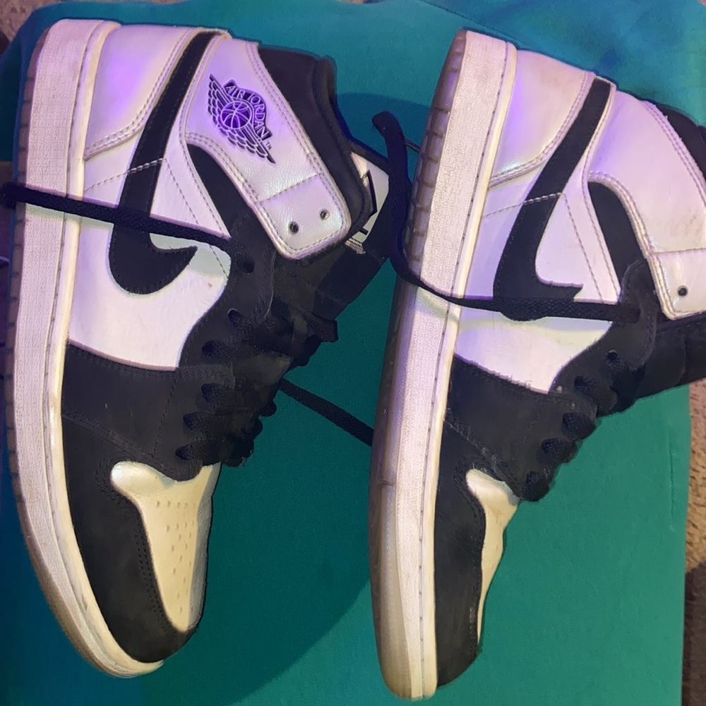 Men’s Jordan 1 mid